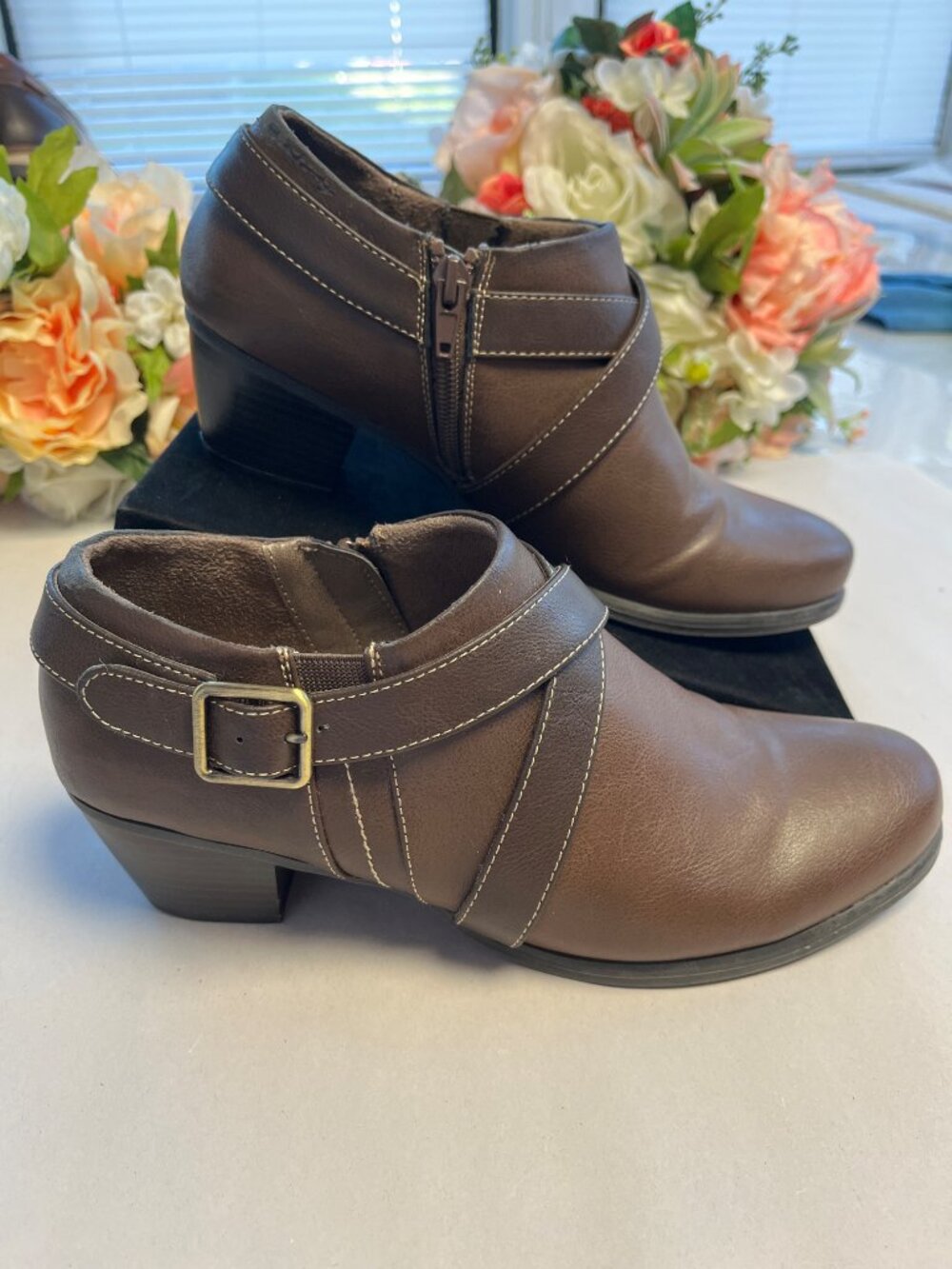 Natural Soul Brown Buckle Strap Comfort Ankle Booties Estimated Size 7.5
